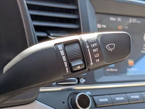 Used 2018 Hyundai Elantra SEL image 11