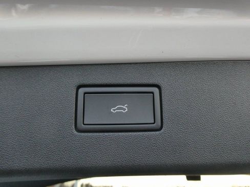 New 2026 Volkswagen Tiguan SE R-Line AWD/4WD image 20