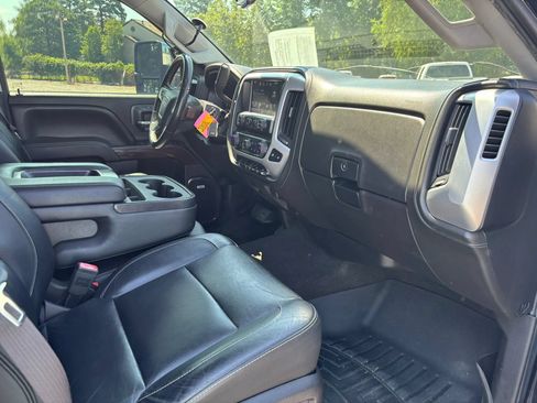 Used 2016 GMC Sierra 2500 SLT w/ Duramax Plus Package AWD/4WD image 17