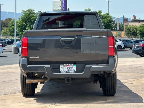 Certified 2025 Toyota Tacoma SR5 AWD/4WD image 6