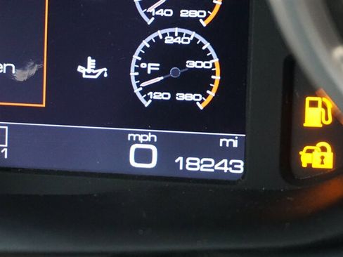 Used 2017 Ferrari California T RWD image 4