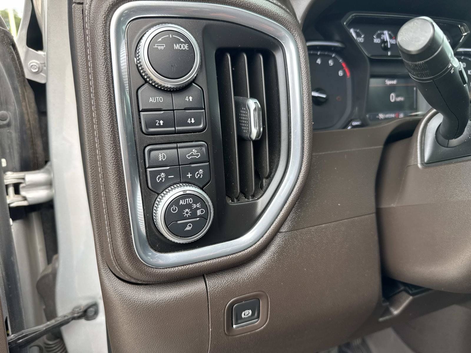 Used 2021 GMC Sierra 1500 SLT w/ SLT Premium Package AWD/4WD image 38