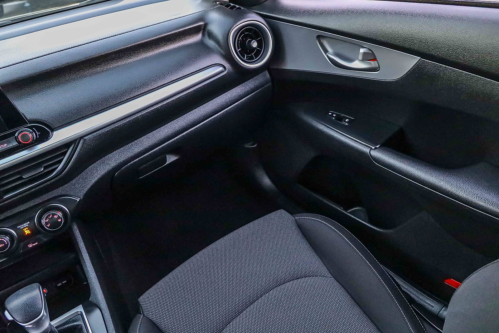 Certified 2023 Kia Forte LXS FWD image 18