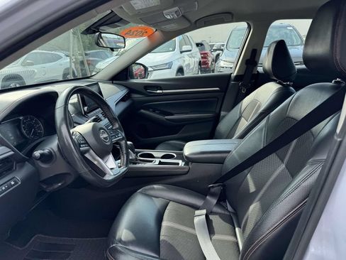 Used 2024 Nissan Altima 2.5 SR FWD image 17