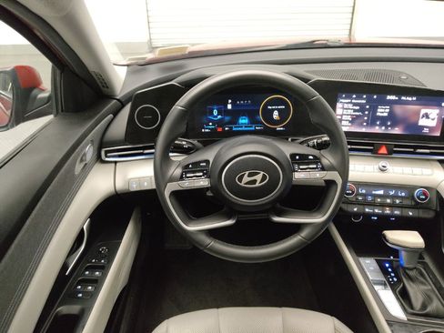 Used 2025 Hyundai Elantra Limited FWD image 22