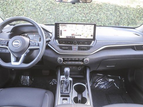 Certified 2024 Nissan Altima 2.5 SV w/ SV Premium Package image 9