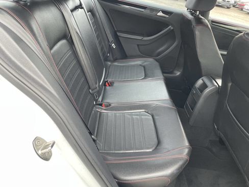 Used 2017 Volkswagen Jetta GLI image 19