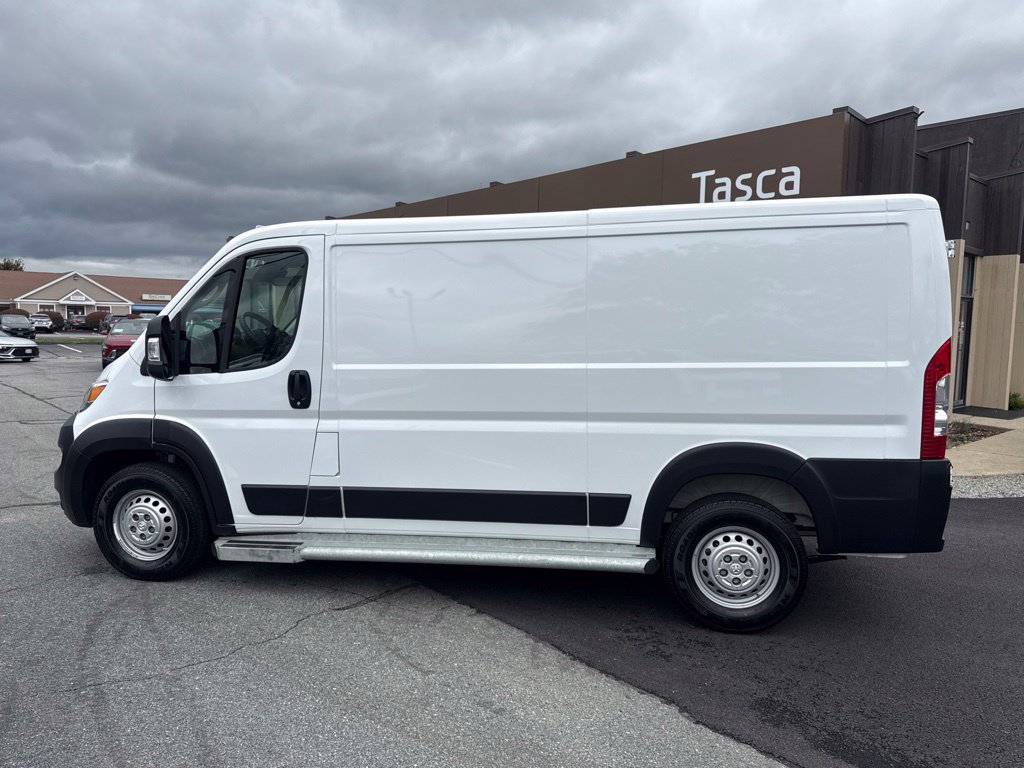 Used 2025 RAM ProMaster 2500 w/ U-Haul Equipment Group FWD image 8
