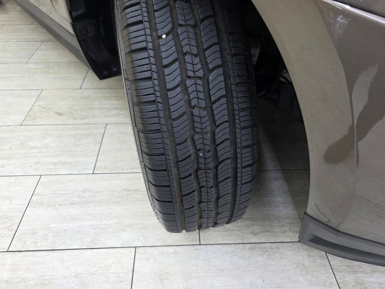 Used 2014 Cadillac SRX FWD image 39