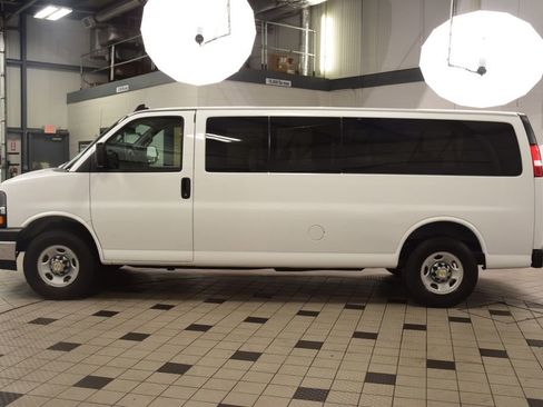 Used 2024 Chevrolet Express 3500 LT w/ LT Preferred Equipment Group RWD image 3