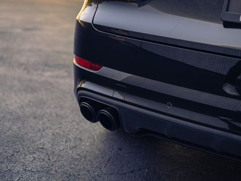 Used 2019 Porsche Cayenne Turbo AWD/4WD image 18