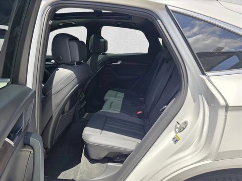 Used 2025 Audi Q5 2.0T Premium image 17