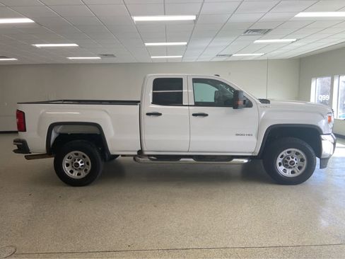 Used 2016 GMC Sierra 2500 4x4 Double Cab w/ Sierra Convenience Package image 4
