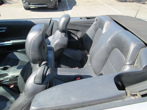Used 2015 Ford Mustang Premium RWD image 13