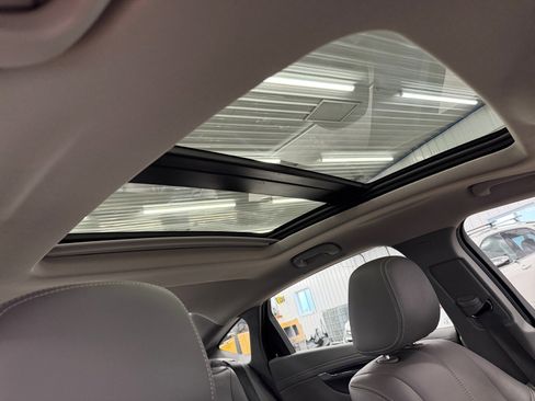 Used 2018 Chevrolet Impala LT image 25