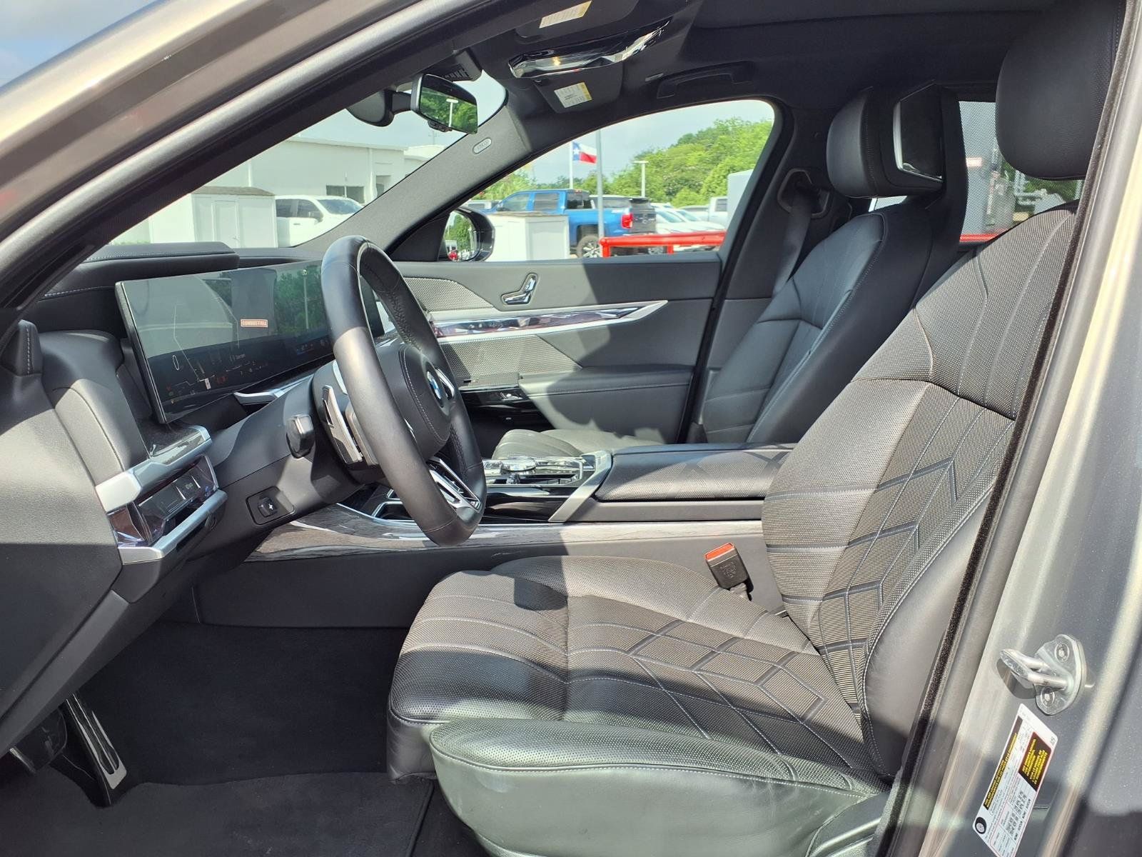 Used 2025 BMW 740i RWD image 17