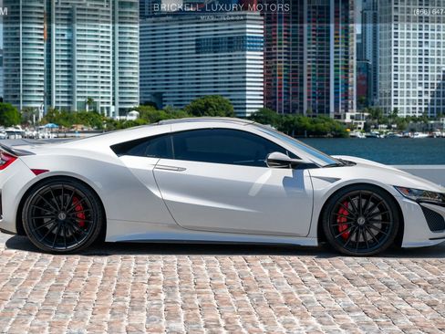 Used 2017 Acura NSX image 11