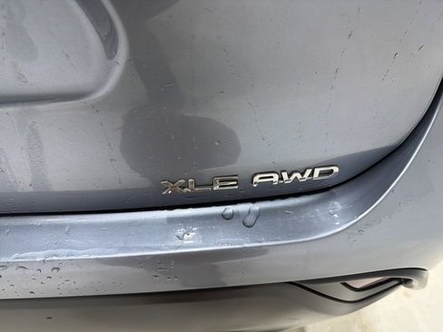 Used 2023 Toyota Highlander L image 14