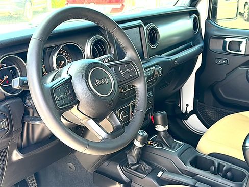 Used 2023 Jeep Gladiator Sport AWD/4WD image 5