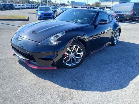 Used 2015 Nissan 370Z NISMO RWD image 2
