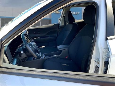 Used 2025 Hyundai Kona SEL FWD image 23