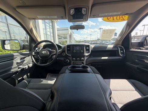 Used 2019 RAM 1500 Big Horn AWD/4WD image 26