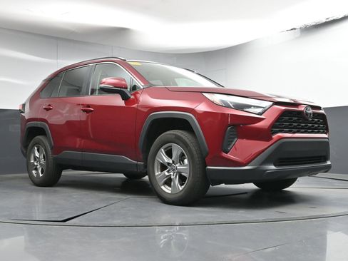 Certified 2025 Toyota RAV4 XLE image 25