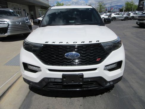 Used 2020 Ford Explorer ST w/ Premium Technology Package image 14