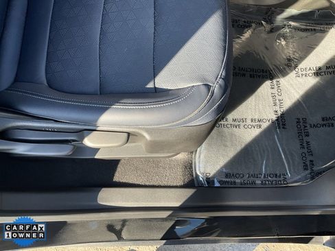 Used 2022 Chevrolet Bolt EUV LT w/ Convenience Package image 56