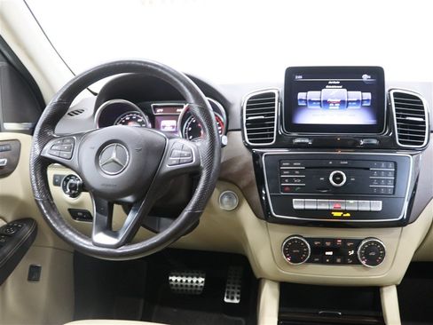Used 2019 Mercedes-Benz GLE 400 4MATIC image 22