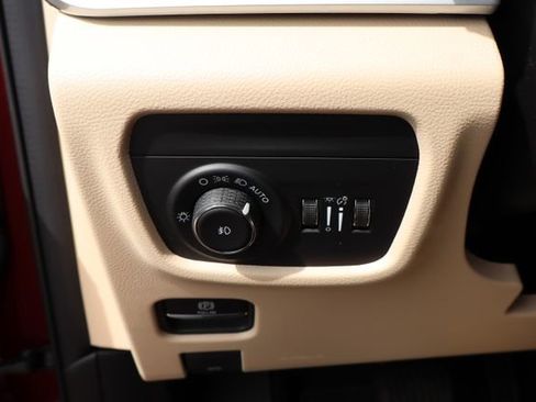 New 2026 Jeep Grand Cherokee Limited AWD/4WD image 13