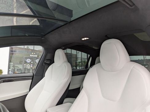 Used 2020 Tesla Model X Long Range AWD/4WD image 28