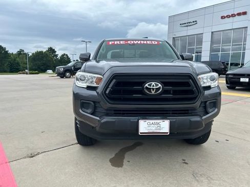 Used 2020 Toyota Tacoma SR w/ SR Convenience Package RWD image 2