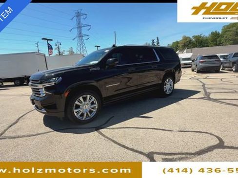 Certified 2022 Chevrolet Suburban High Country w/ Premium Package AWD/4WD image 4