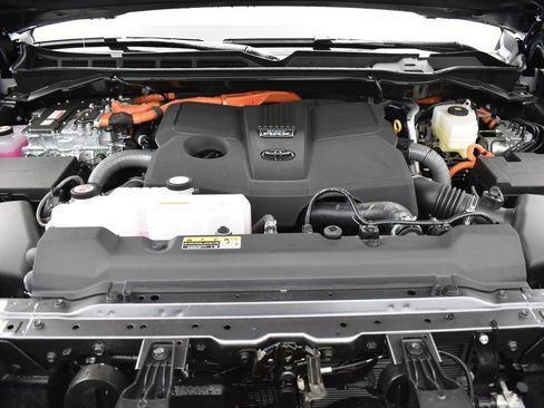 Used 2025 Toyota Tundra 1794 Edition AWD/4WD image 33