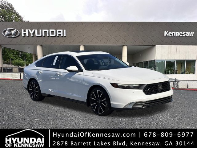 Used 2023 Honda Accord Touring image 1