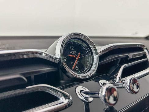 Certified 2022 Bentley Bentayga image 24