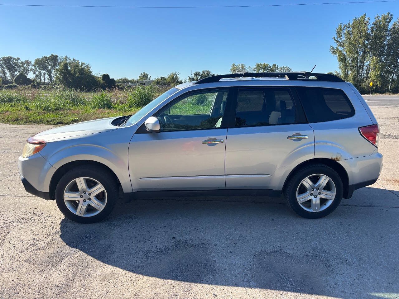 Used 2009 Subaru Forester 2.5X Limited AWD/4WD image 8