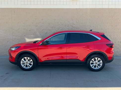 Used 2024 Ford Escape Active AWD/4WD image 2