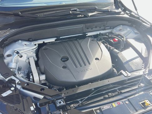 Certified 2023 Volvo XC60 B5 Plus w/ Protection Package Premier image 28