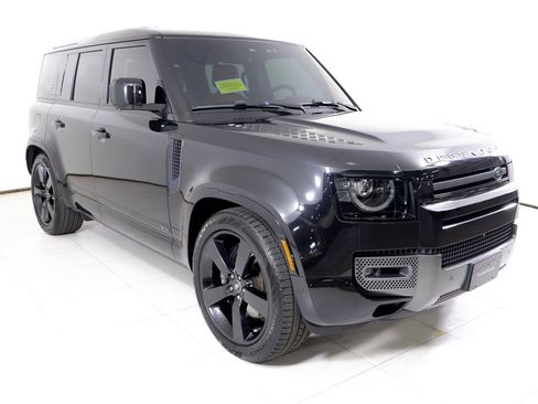 Used 2024 Land Rover Defender 110 V8 AWD/4WD image 35