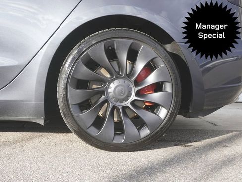 Used 2022 Tesla Model 3 Performance image 32