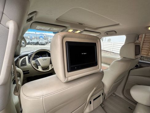 Used 2014 INFINITI QX80 4WD w/ Deluxe Touring Package image 12