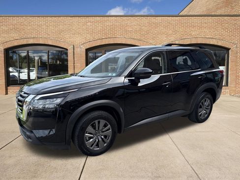 Used 2025 Nissan Pathfinder SV AWD/4WD image 8
