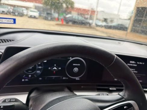 Certified 2023 Kia Sportage SX image 10