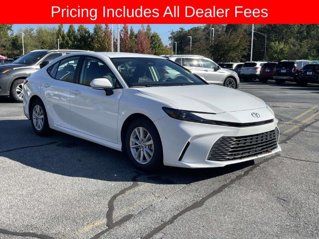 Used 2025 Toyota Camry LE FWD image 7
