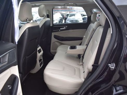Used 2018 Ford Edge Titanium w/ Equipment Group 301A image 40