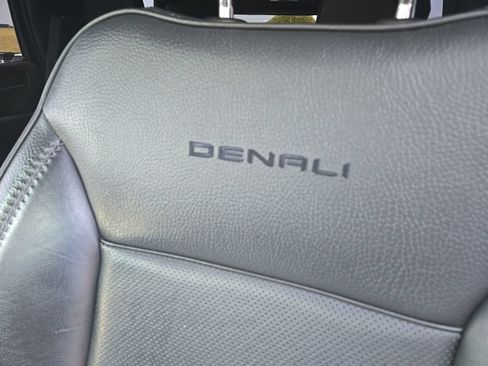 Used 2021 GMC Yukon Denali w/ Denali Premium Package RWD image 17