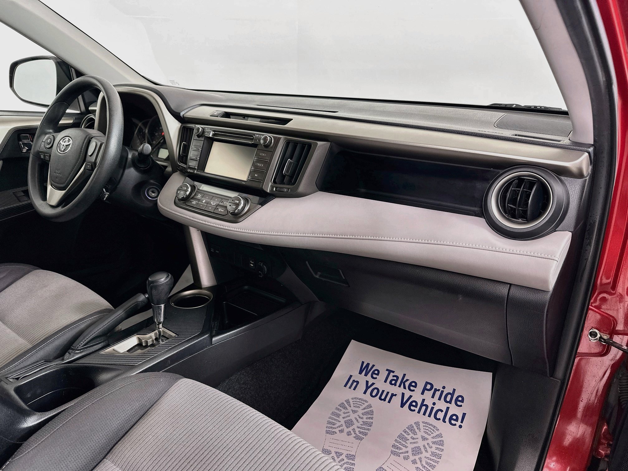 Used 2015 Toyota RAV4 XLE FWD image 27