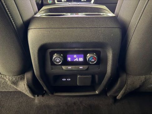 Certified 2024 Chevrolet Traverse LT FWD image 26
